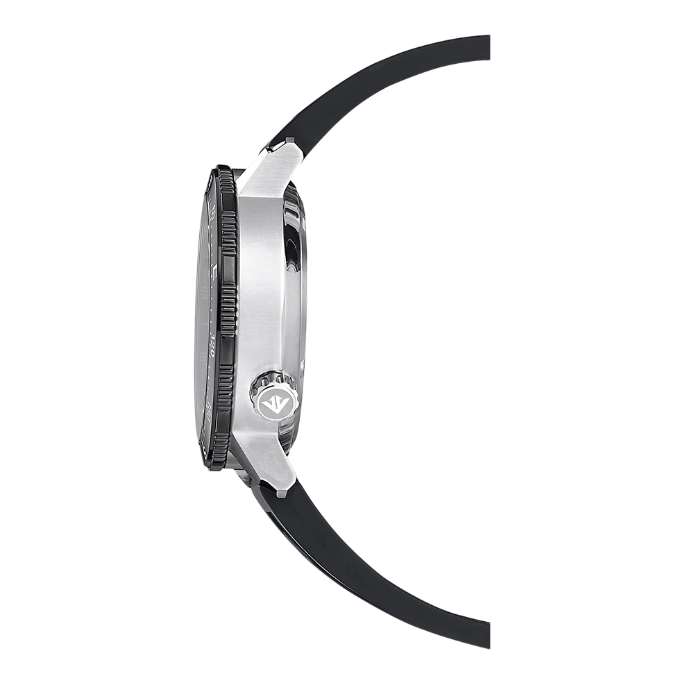 Zijaanzicht van een zilveren horloge met een zwarte band en een zwarte bezel.