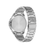 Citizen horlogerug, zilver, met tekst en cijfers, close-up.