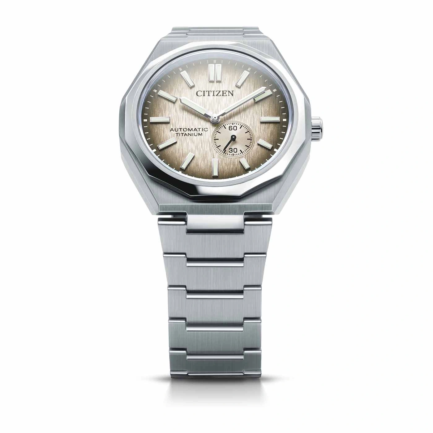 Citizen horloge met zilveren titanium armband en bruine wijzerplaat.