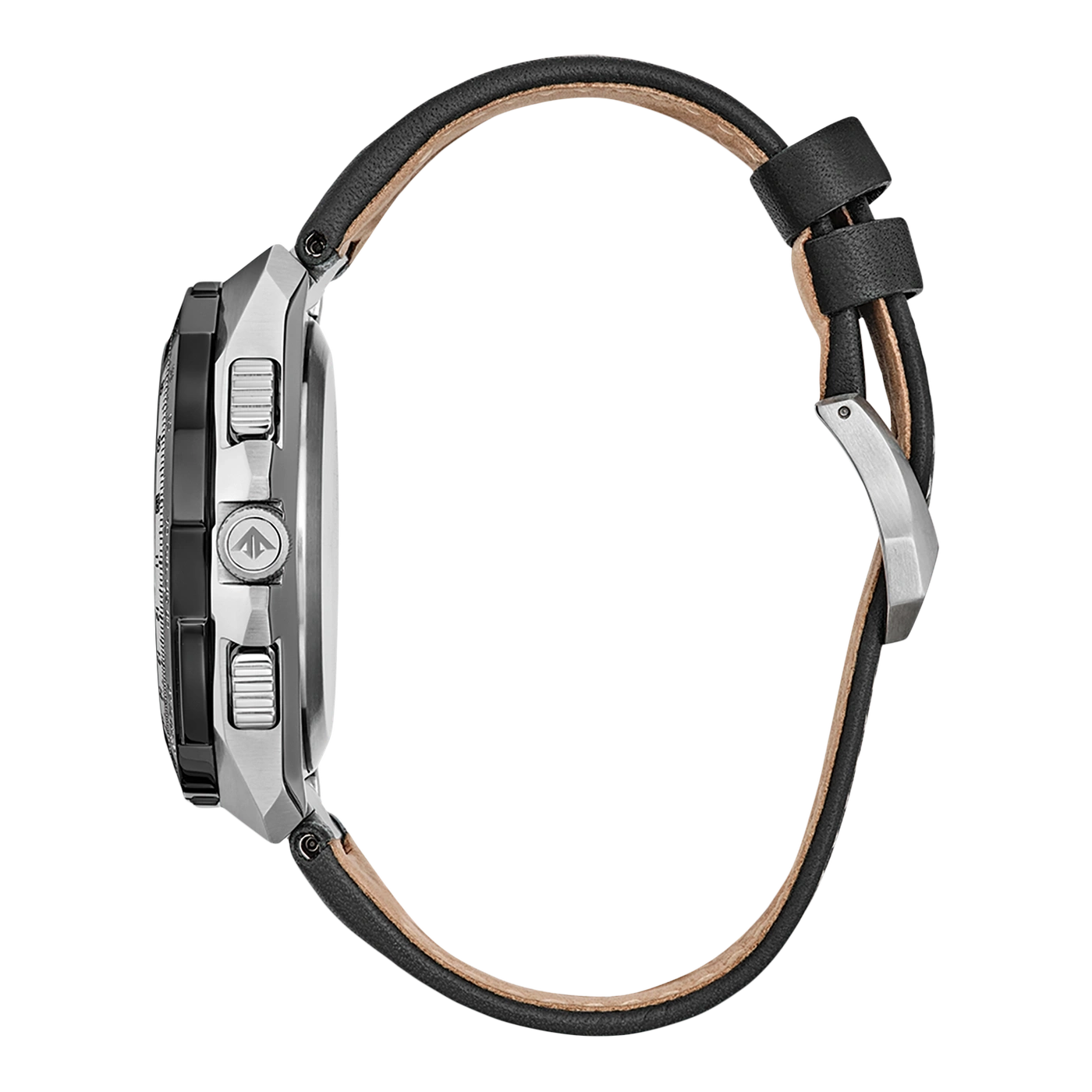 Zijaanzicht van een zilveren horloge met een zwarte leren band.