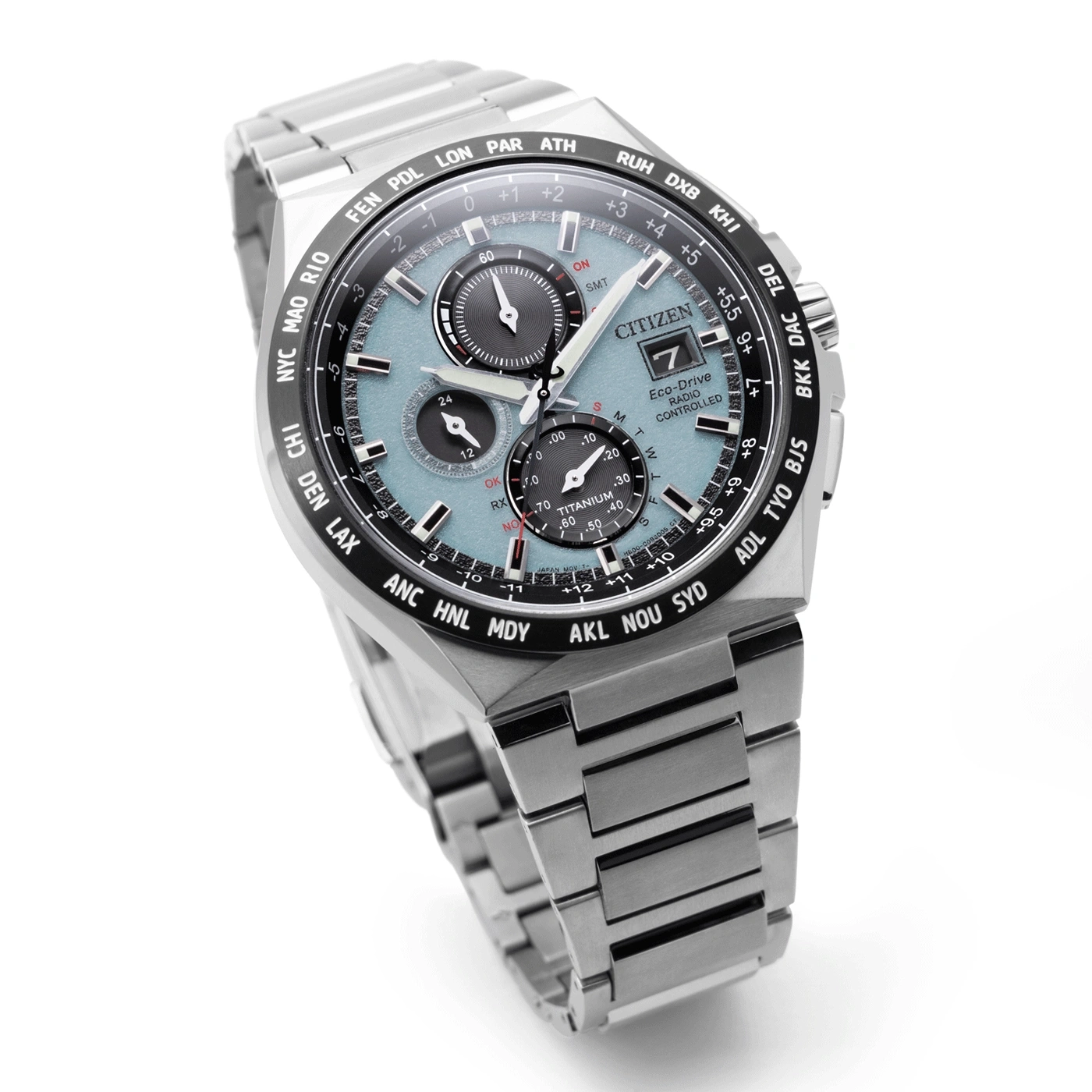 Citizen horloge, zilver, blauwe wijzerplaat, titanium, Eco-Drive, radiogestuurd, tijdzones, elegant.