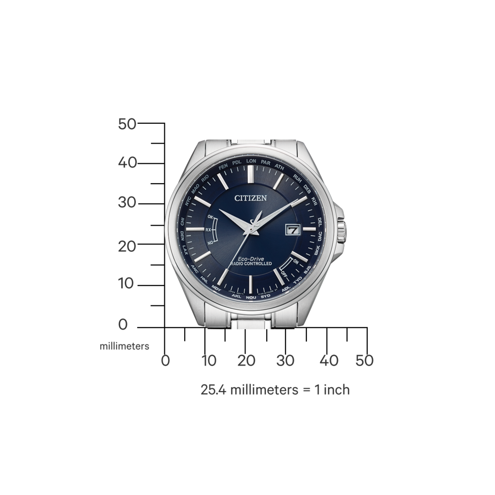 Citizen horloge met blauwe wijzerplaat, zilveren band en tijdzone-indicatoren.