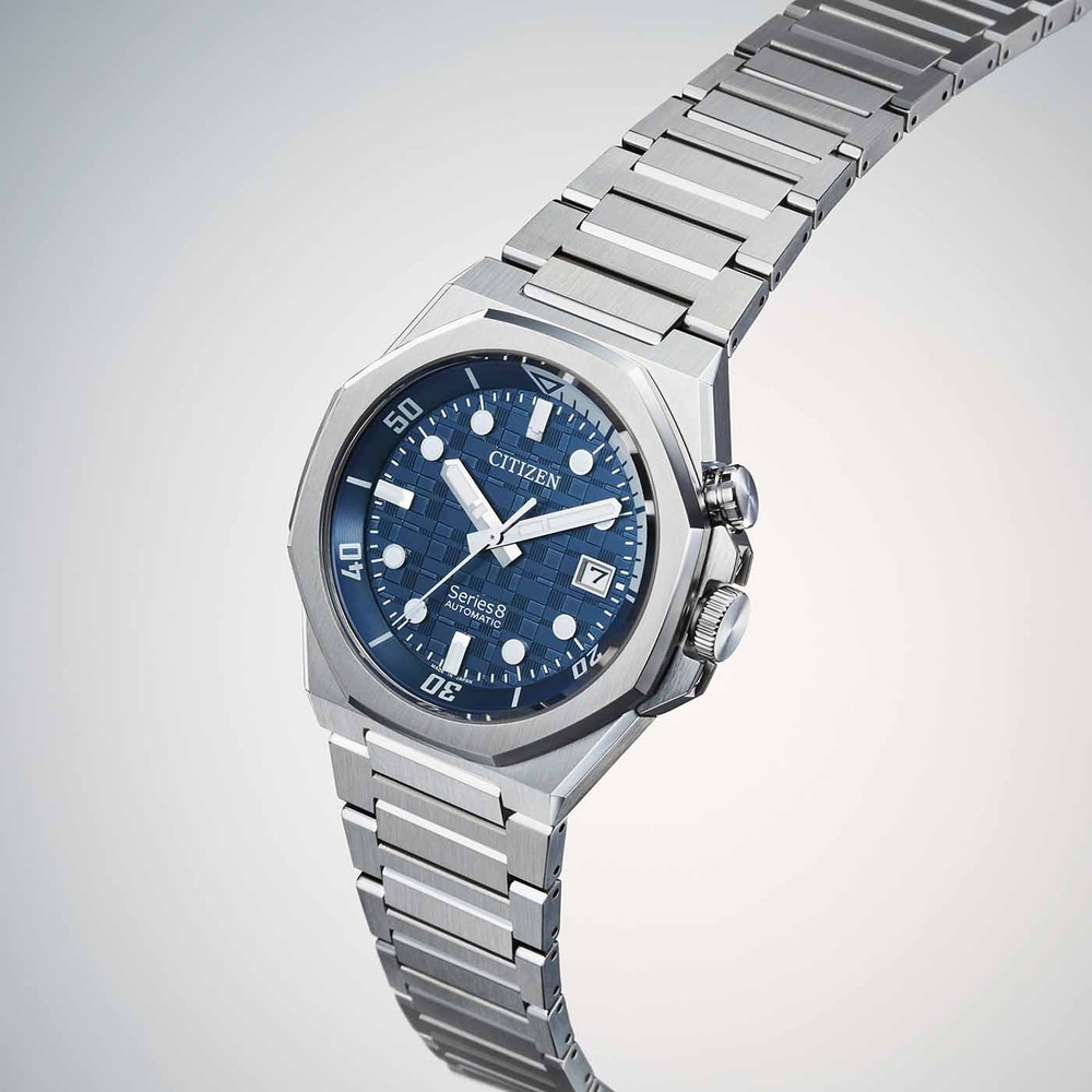 Citizen Series 8 automatische horloge met blauwe wijzerplaat en stalen band