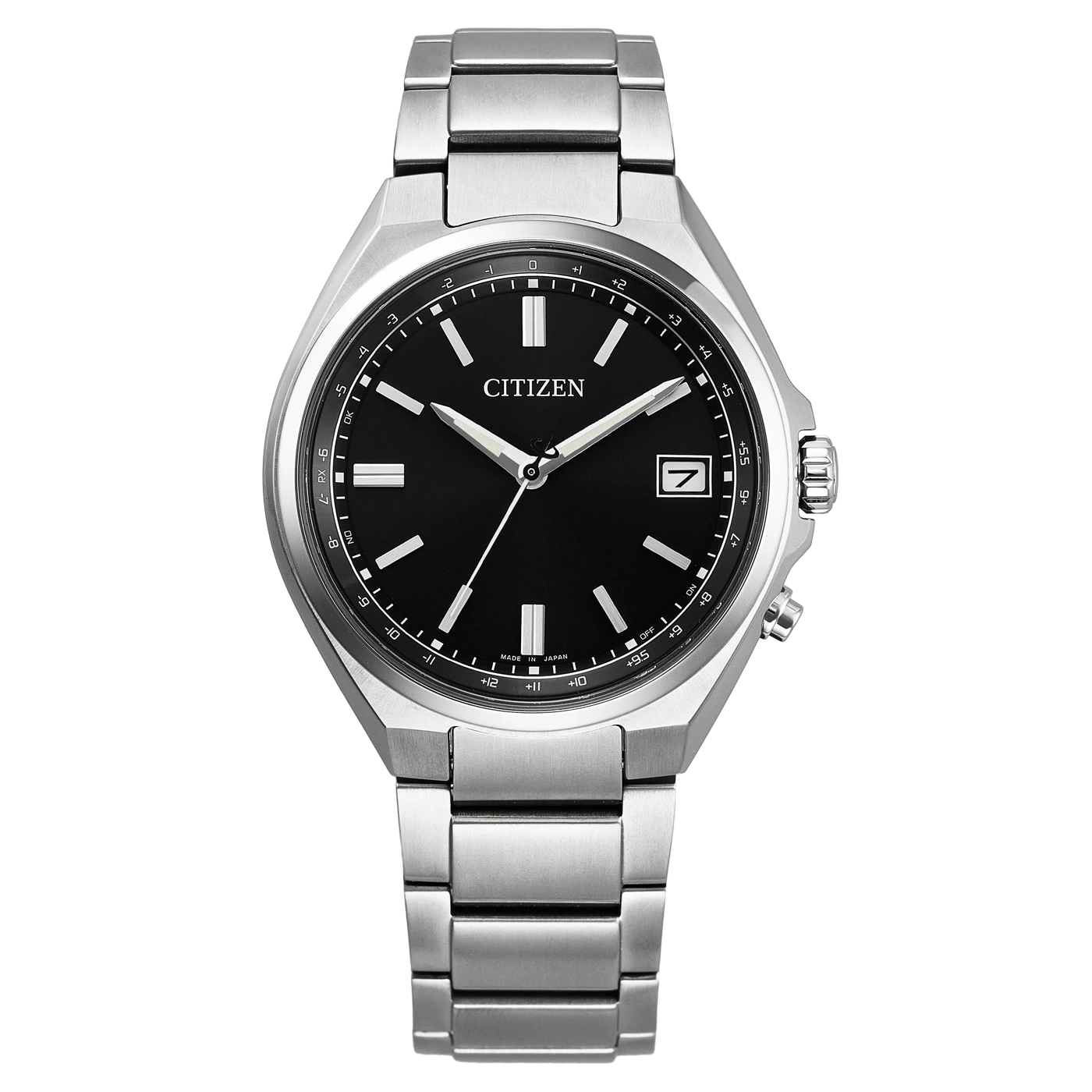 Een Citizen horloge met een zwarte wijzerplaat en zilveren band.