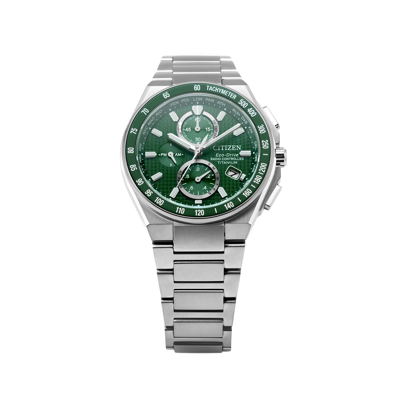 Een groen Citizen Eco-Drive radiografisch gestuurd titanium horloge