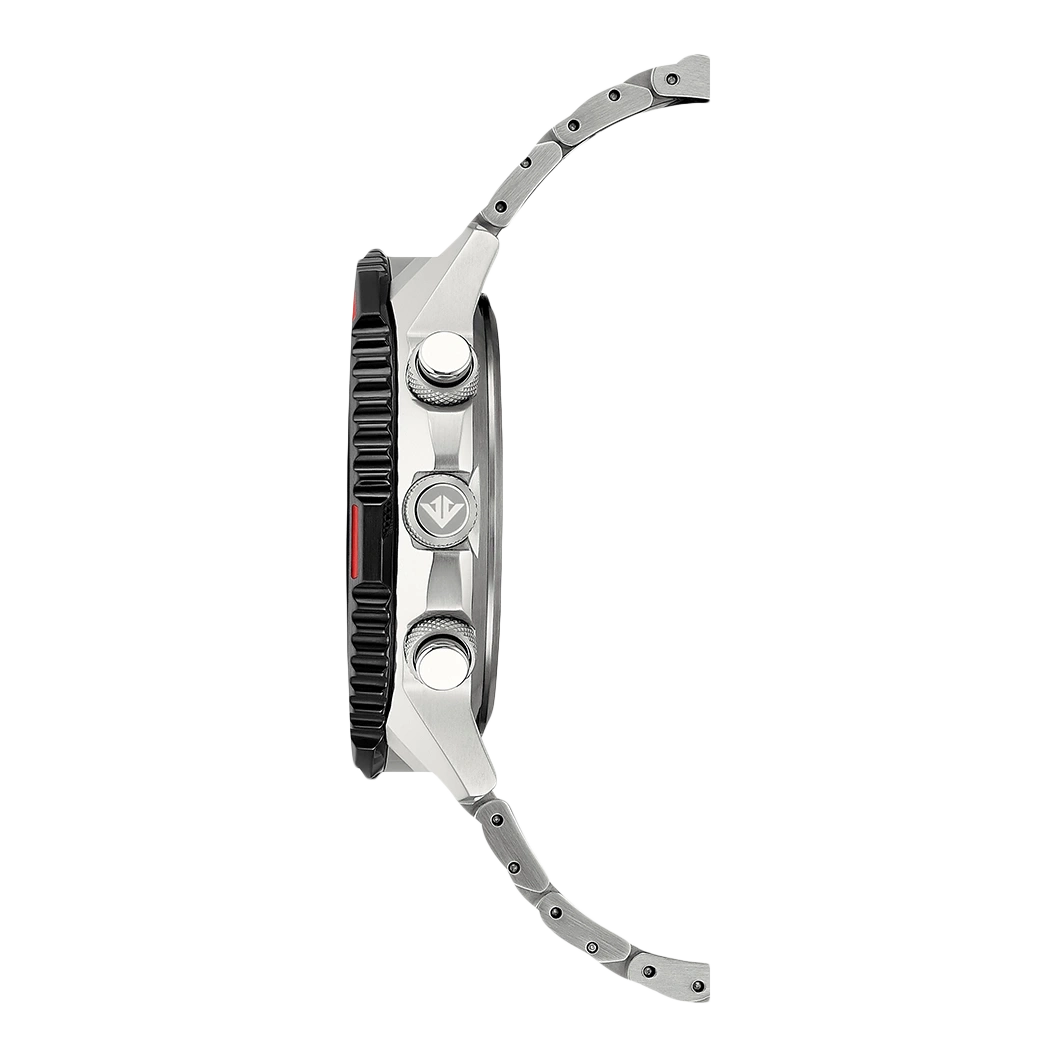 Zijaanzicht van een zilveren horloge met zwarte en rode details en een metalen band.