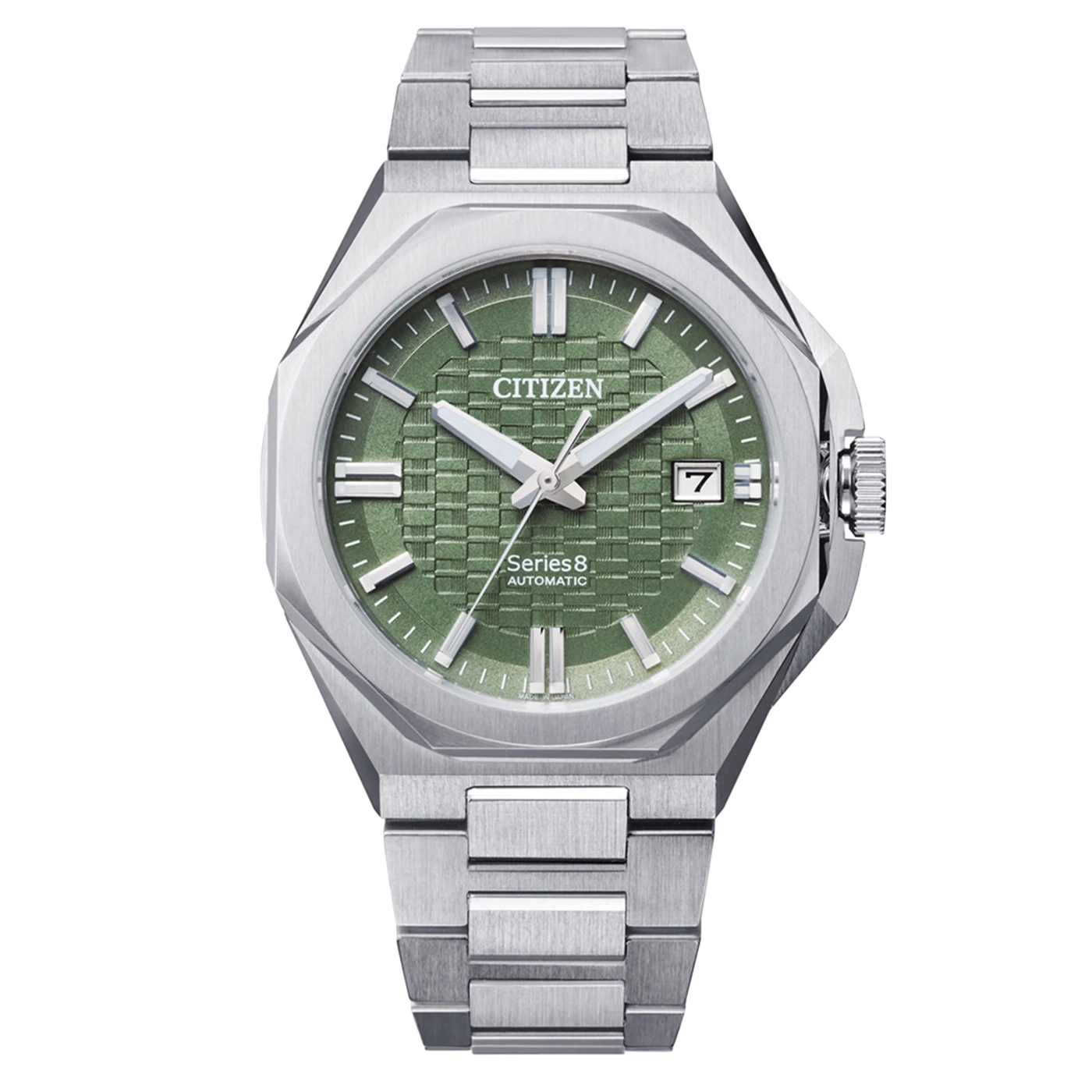 Een Citizen Series8 automatisch horloge met een groen textuur wijzerplaat en zilveren band.