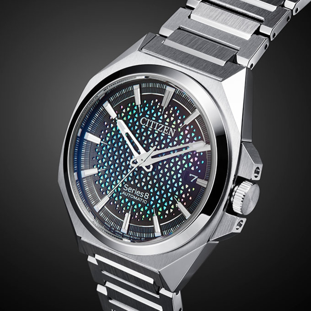Citizen Series 8 automatische horloge met een unieke wijzerplaat en stalen armband.