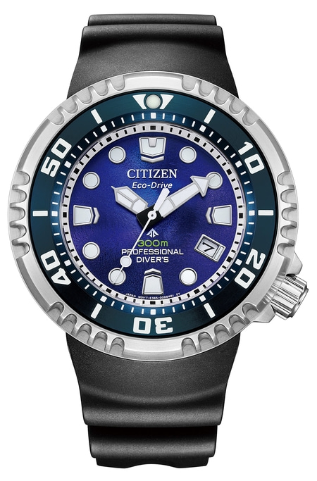 Citizen Eco-Drive horloge met blauwe wijzerplaat, zwarte band en zilveren bezel. Professioneel duikershorloge.