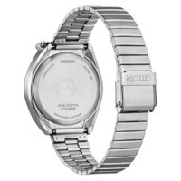 Achterkant van een roestvrijstalen Citizen-horloge met model- en serienummers.