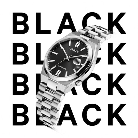 Citizen horloge met zwarte wijzerplaat en zilveren band, omringd door het woord BLACK.