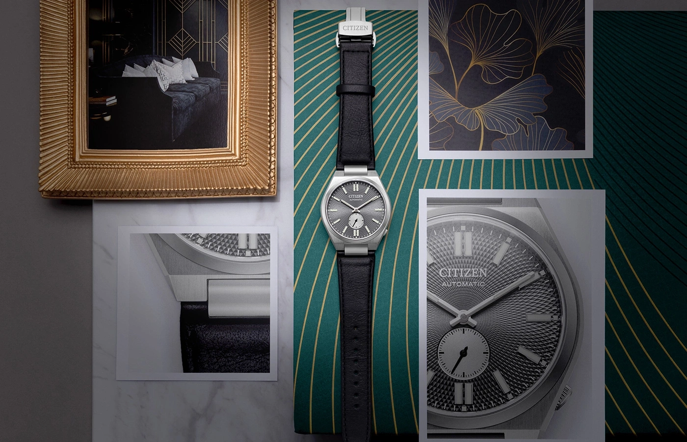 Citizen horloge met zwarte leren band op een groene achtergrond met gouden accenten.