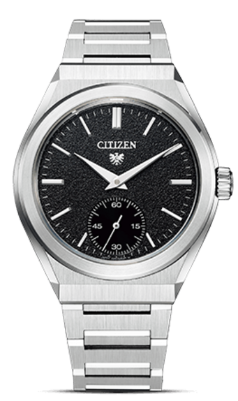 Citizen horloge met zwarte wijzerplaat en zilveren armband, elegant design.