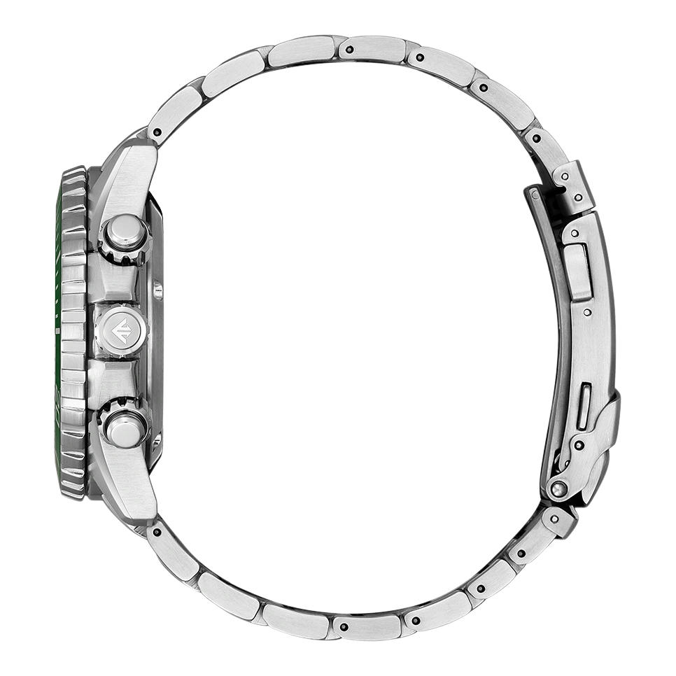 Zijaanzicht van een zilveren horloge met groene bezel en metalen band.