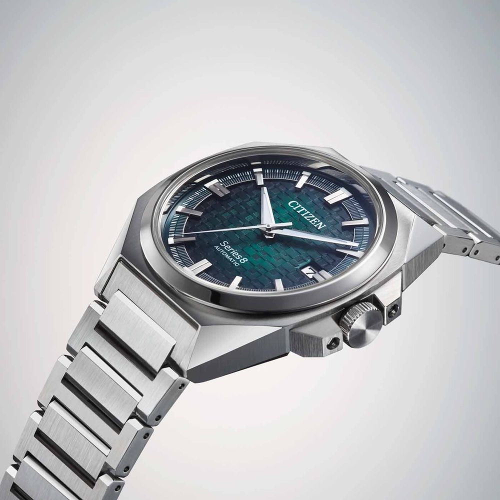 Citizen Series 8 automatisch horloge met groene wijzerplaat en stalen band