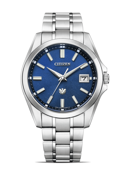 Citizen horloge met blauwe wijzerplaat en zilveren band, elegant design.