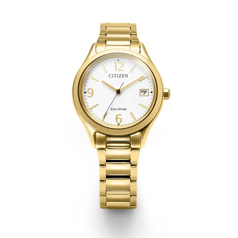 Een gouden Citizen Eco-Drive horloge met een witte wijzerplaat en datumbestek, tegen een witte achtergrond.