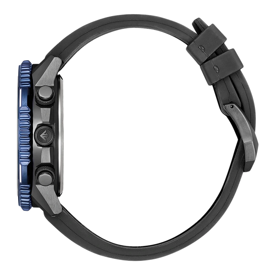Zijaanzicht van een zwart horloge met een blauwe bezel en zwarte band.
