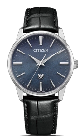 Citizen horloge met een blauwe wijzerplaat en zwarte leren band.