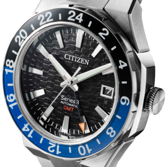 Citizen horloge met zwarte en blauwe bezel, GMT, Serie 3, automatisch, datumweergave.