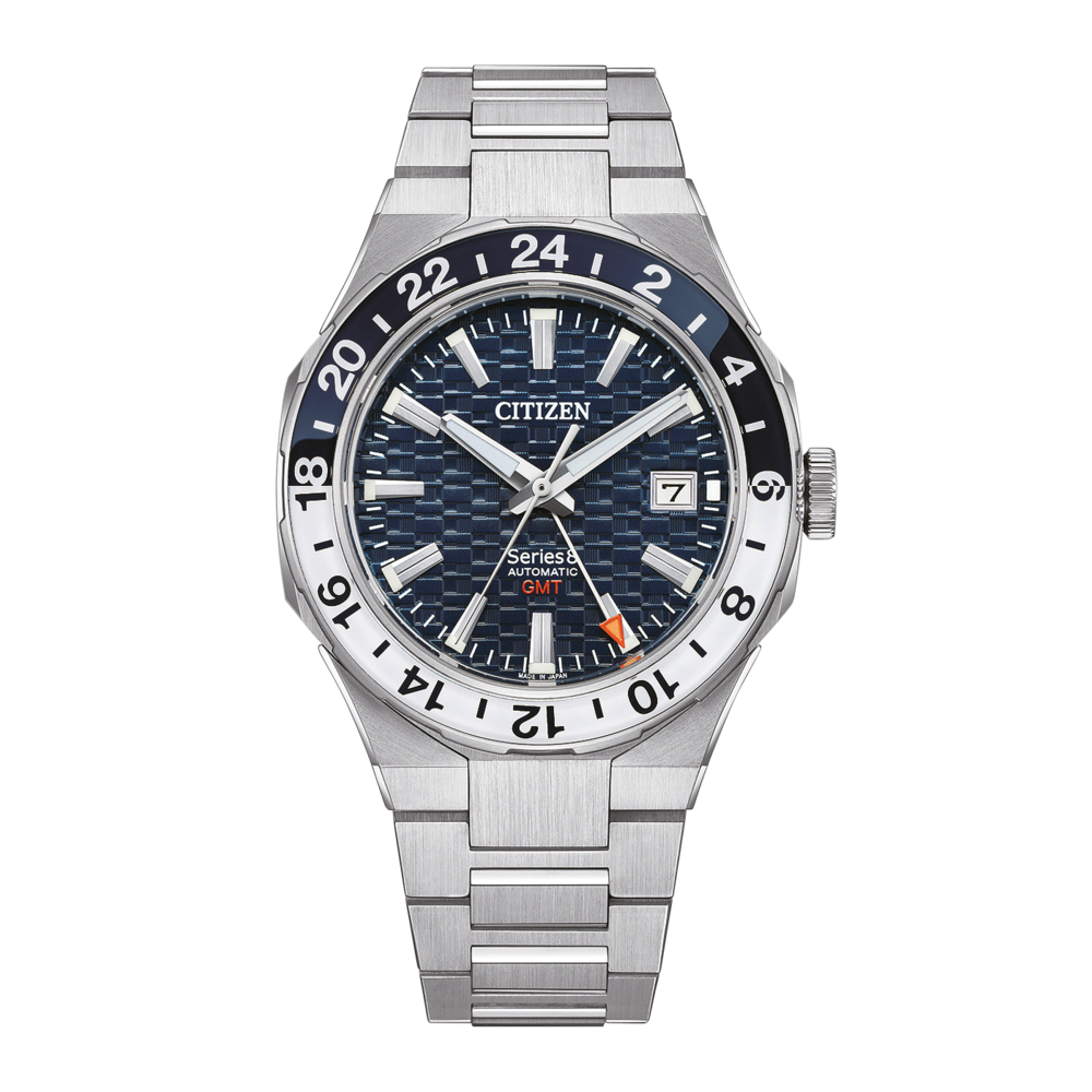 Citizen Series 8 GMT horloge met blauwe wijzerplaat en roestvrijstalen armband.