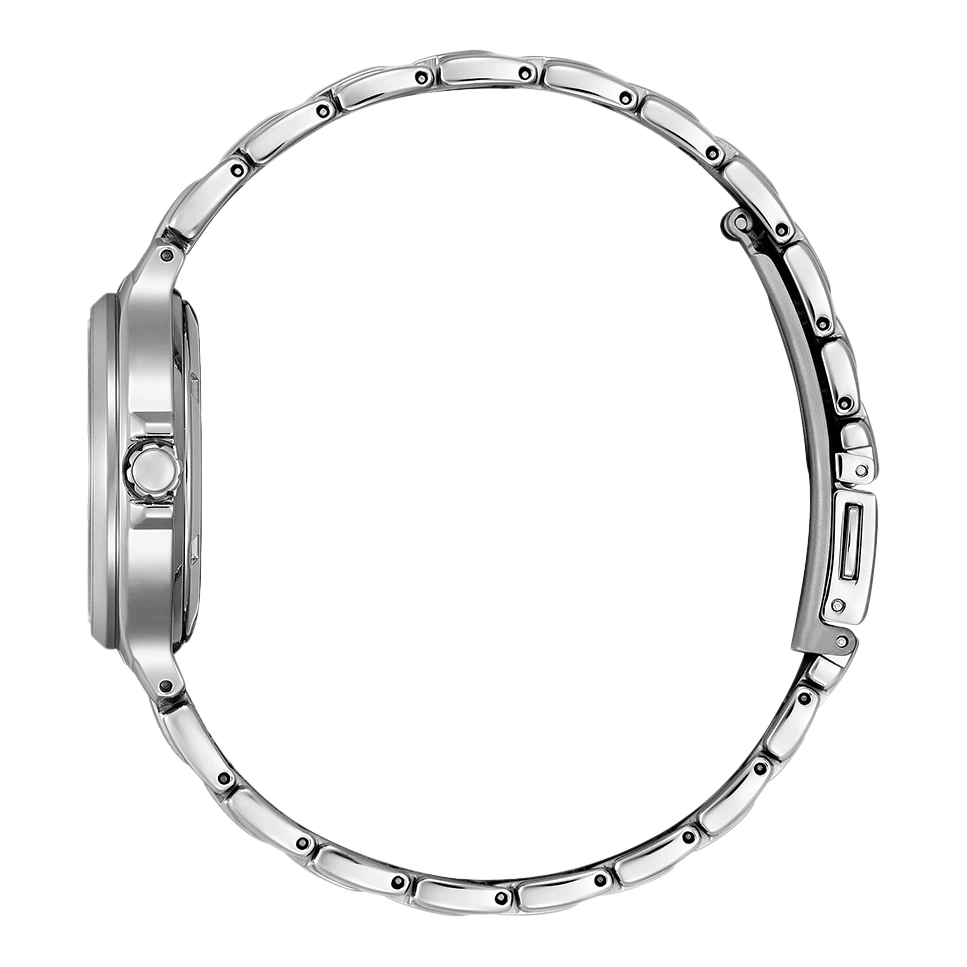 Zijaanzicht van een zilveren polshorloge met metalen band, elegant ontwerp.
