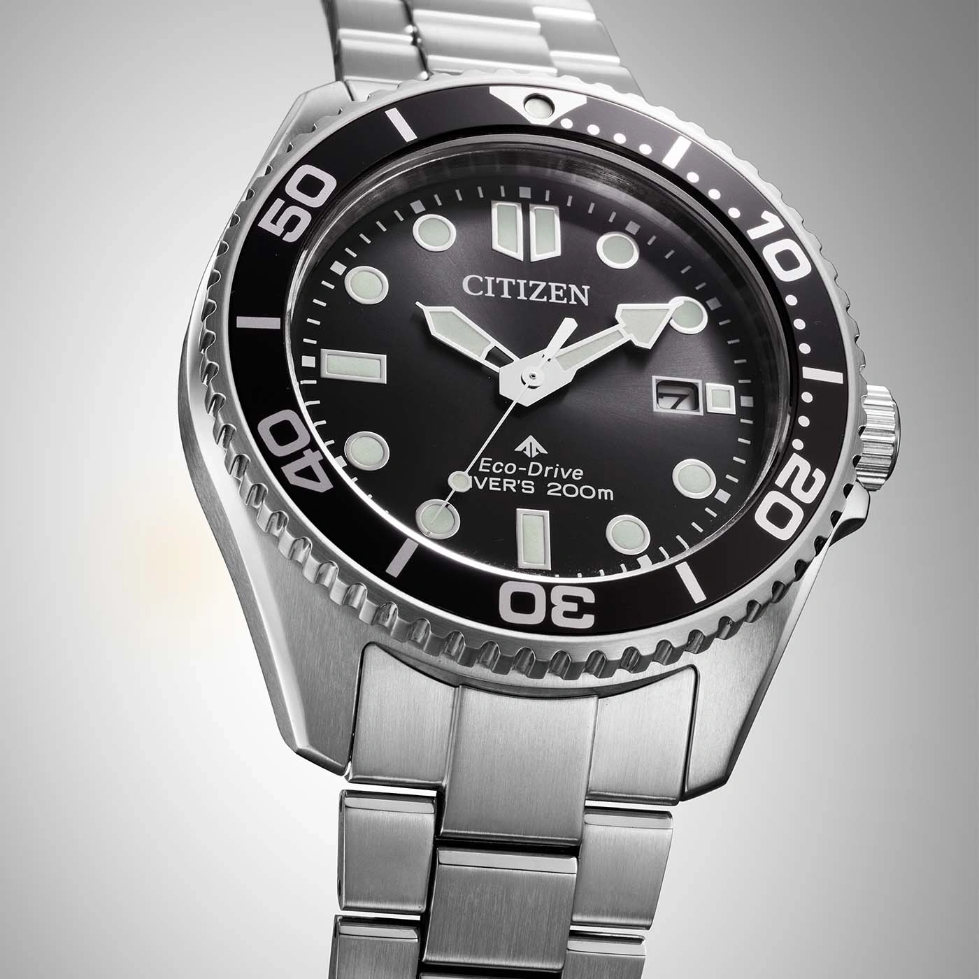 Citizen horloge met zwarte wijzerplaat en zilveren band, Eco-Drive, diver's 200m