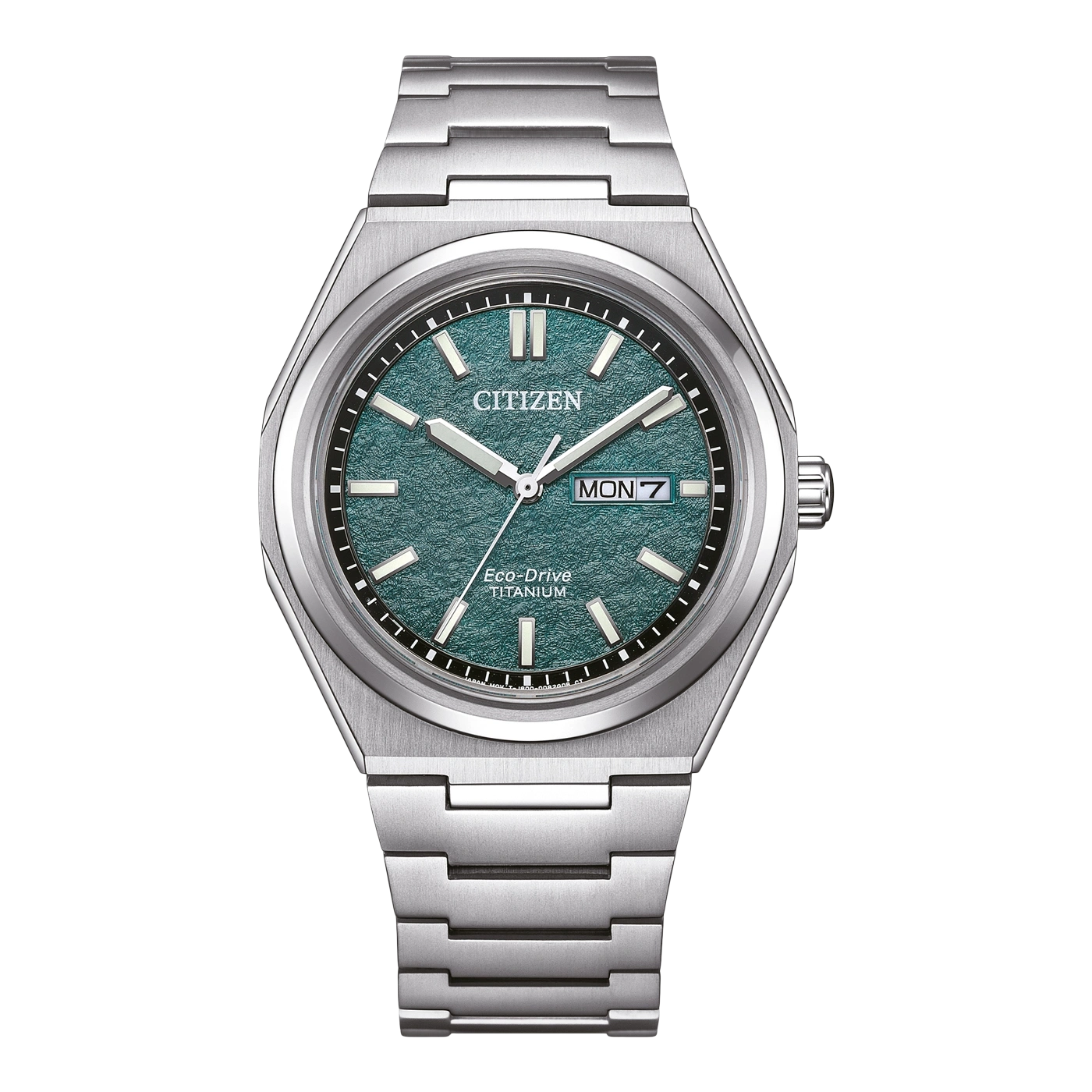 Citizen horloge met groene wijzerplaat en titanium armband, Eco-Drive technologie.