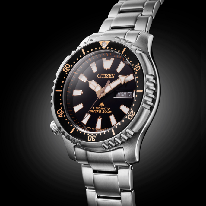 Citizen horloge met zwarte wijzerplaat, automatisch, diver's 200m, roestvrijstalen armband
