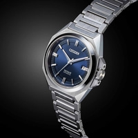 Citizen Series 8 automatisch horloge met blauwe wijzerplaat en stalen band