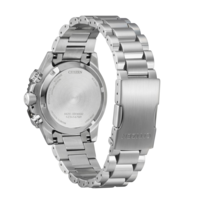 Achterkant van een roestvrijstalen Citizen Eco-Drive horloge met metalen band.