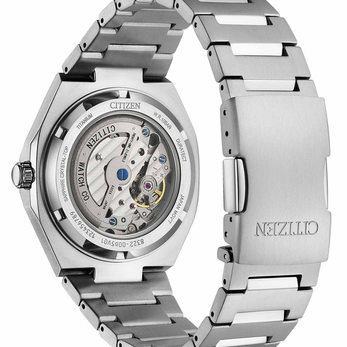 Citizen horlogerug met titanium en saffierkristallen top.