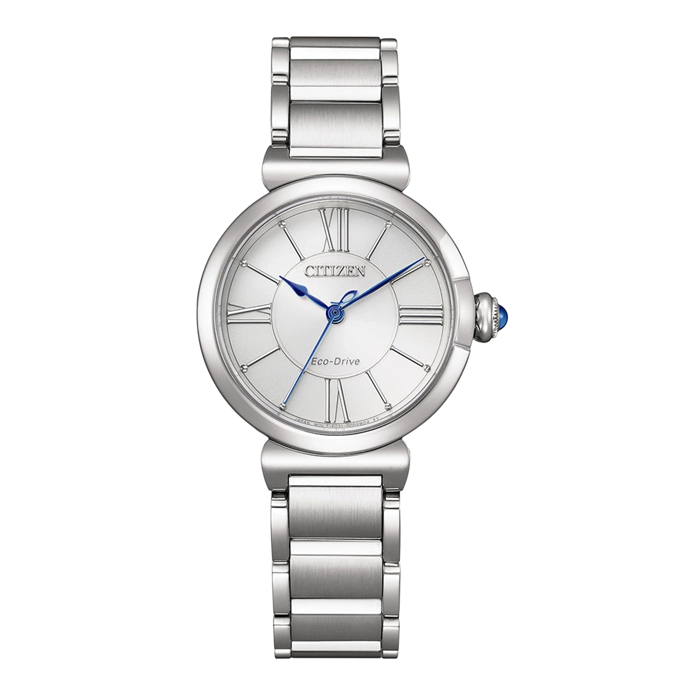 Een zilveren Citizen Eco-Drive horloge met Romeinse cijfers en blauwe wijzers.