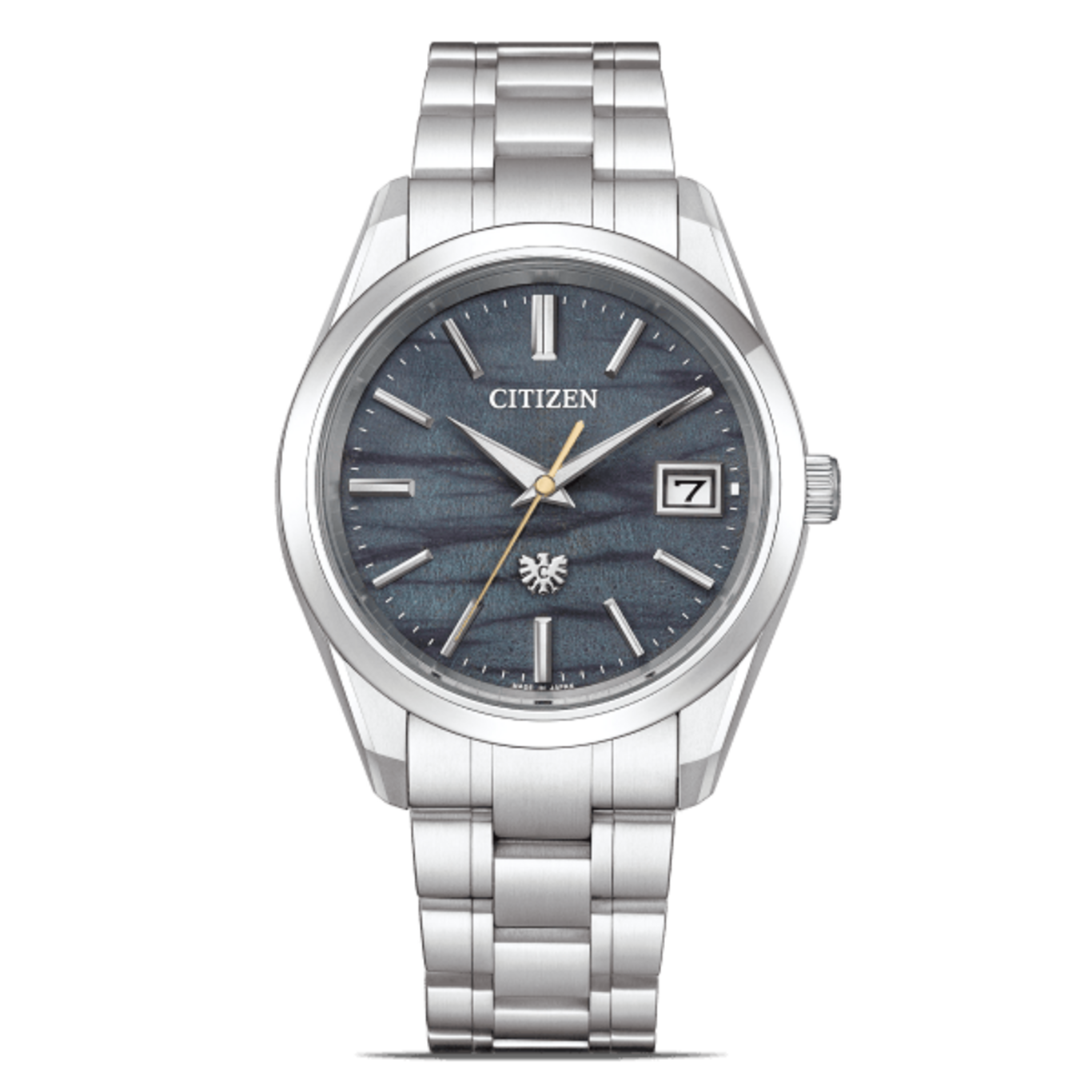 Citizen horloge met zilveren band en donkerblauwe wijzerplaat met datum.