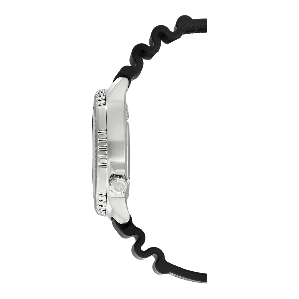 Zijaanzicht van een zilveren horloge met een zwarte rubberen band