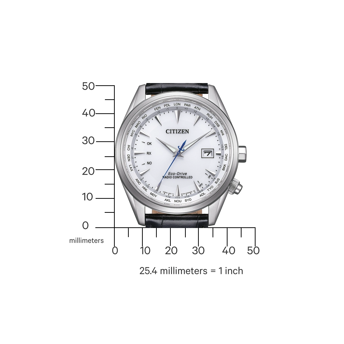 Citizen horloge met wereldtijdfunctie, witte wijzerplaat, zwarte leren band en zilveren kast.