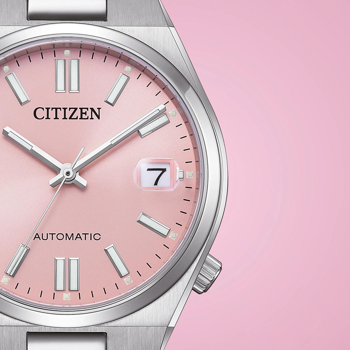 Citizen horloge met roze wijzerplaat, zilveren wijzers en datumweergave, automatisch.