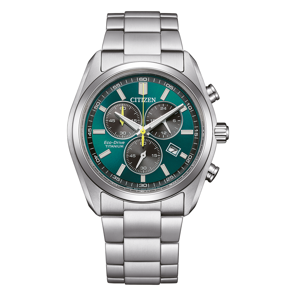 Een modern groen Citizen Eco-Drive Titanium chronograaf horloge met een roestvrijstalen band.