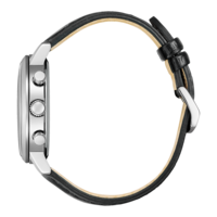 Zijaanzicht van een zilveren horloge met een zwarte leren band.
