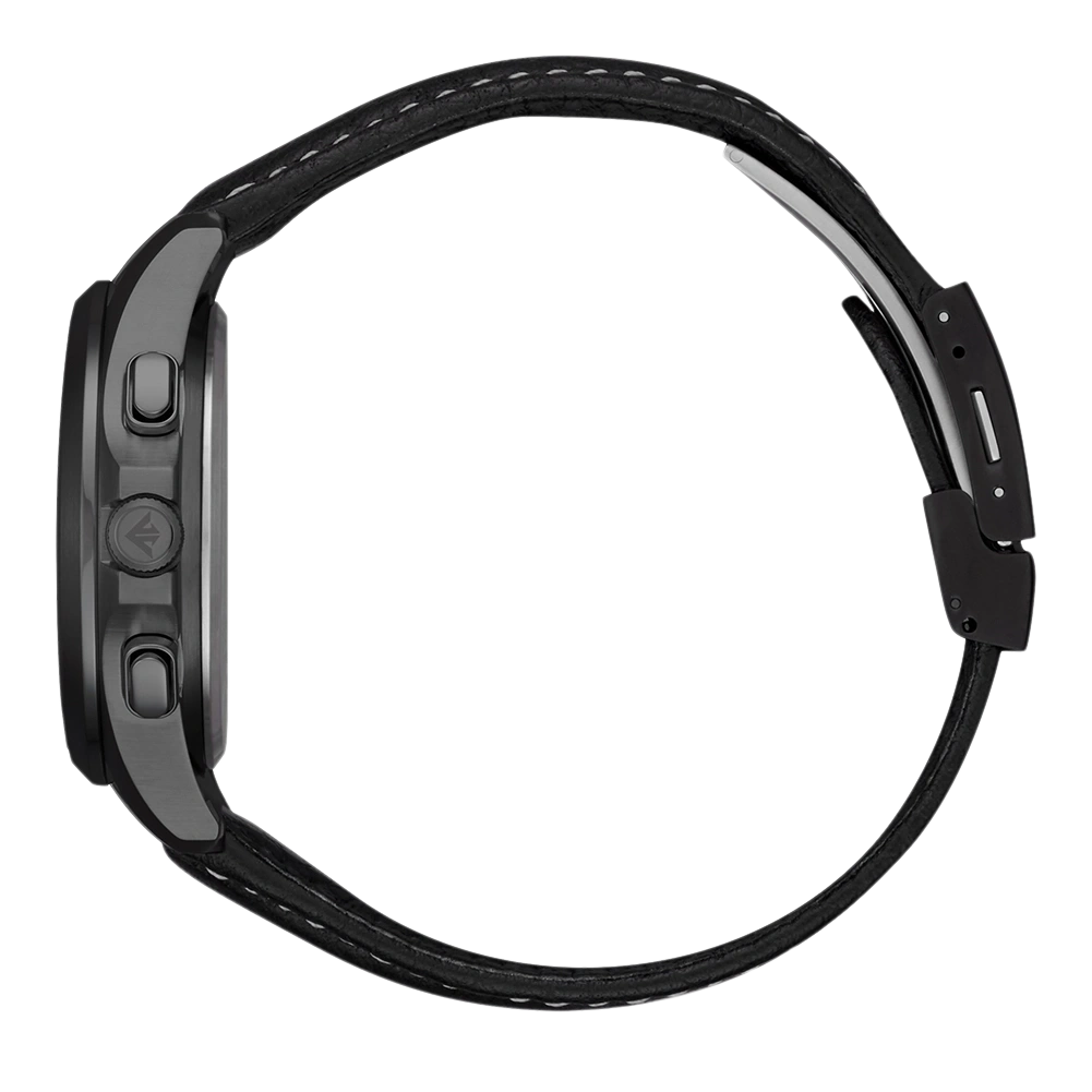 Zwart horloge met zwarte leren band, zijaanzicht, witte achtergrond