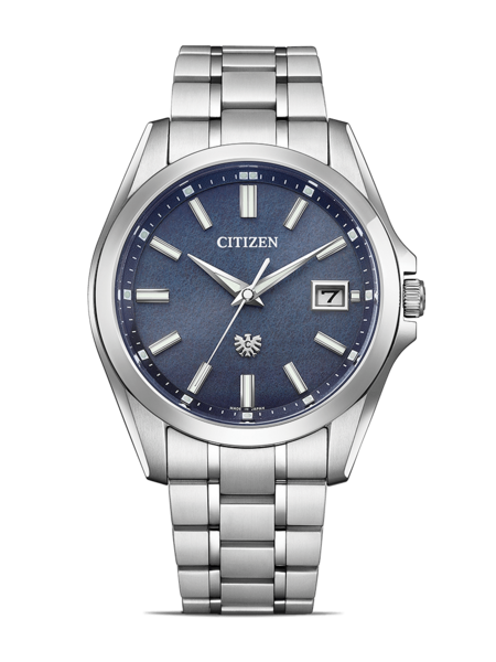 Citizen horloge met blauwe wijzerplaat en zilveren band, elegant design.