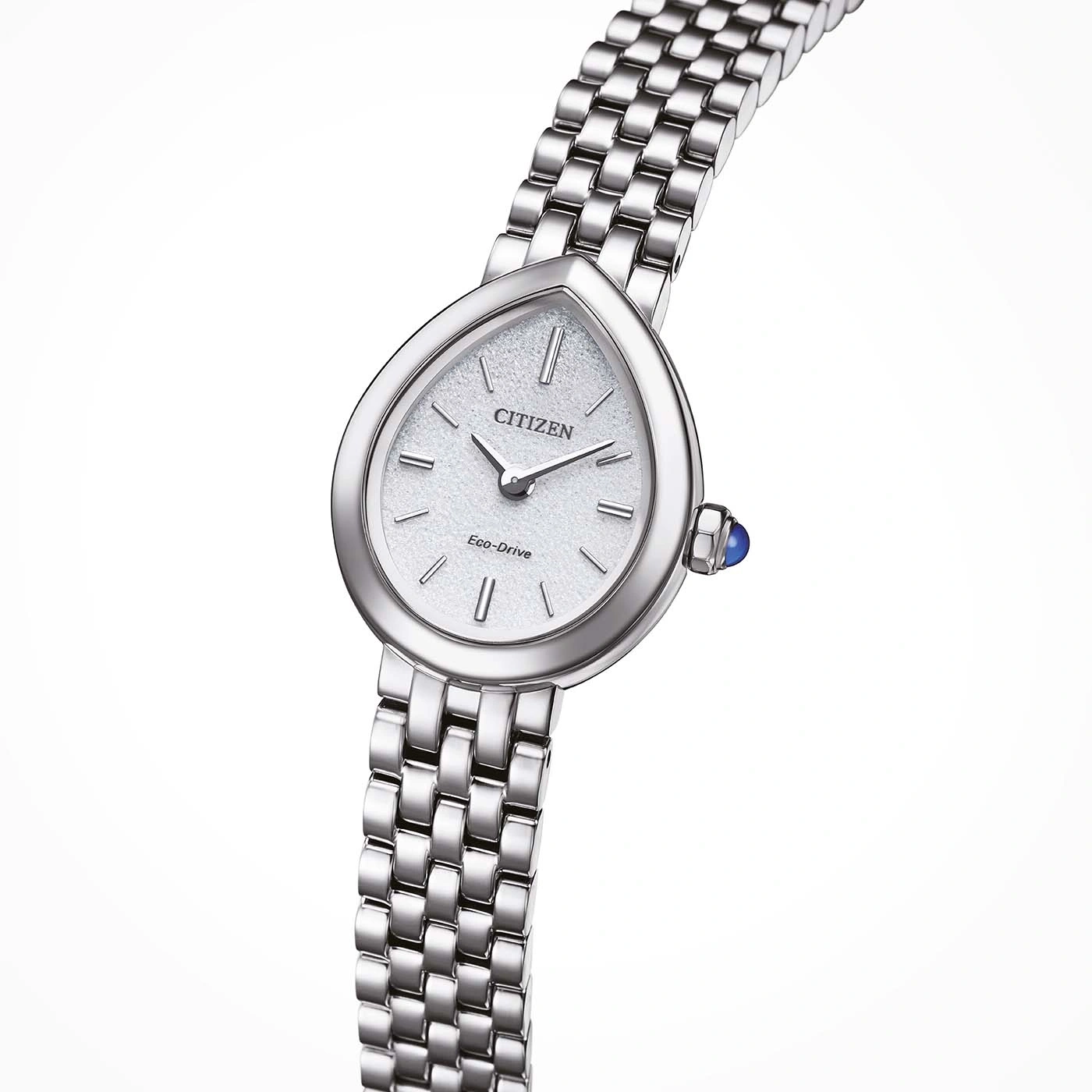 Een close-up van een zilveren Citizen Eco-Drive horloge met een druppelvormige wijzerplaat.