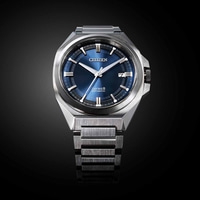 Citizen Series 8 automatisch horloge met blauwe wijzerplaat en metalen band.
