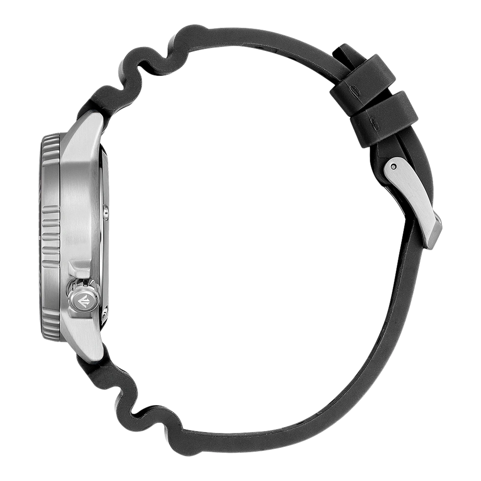 Zijaanzicht van een zilveren horloge met een zwarte rubberen band.