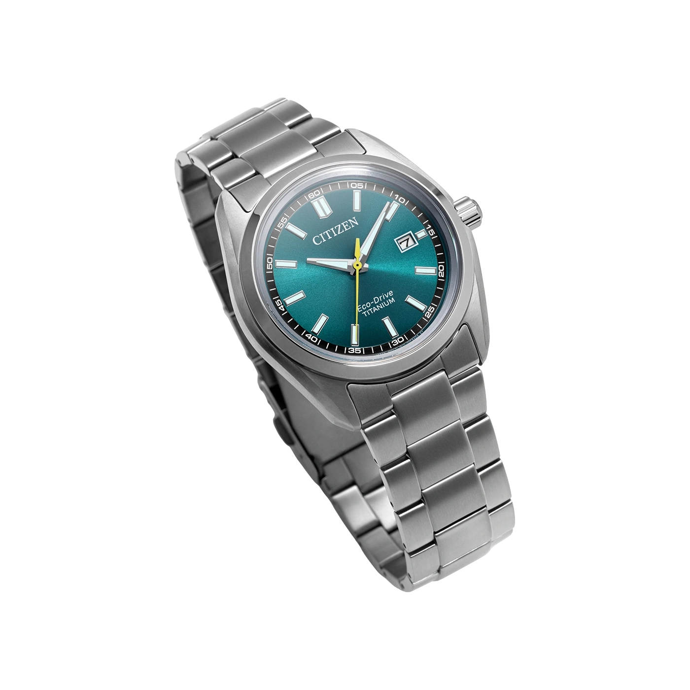 Een modern Citizen Eco-Drive titanium horloge met een teal wijzerplaat en zilveren band, tegen een witte achtergrond.