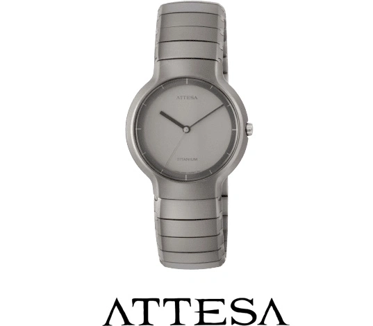 Een zilveren Attesa horloge met een titanium wijzerplaat en band.