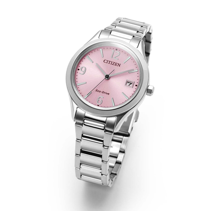 Een zilveren Citizen Eco-Drive horloge met een roze wijzerplaat en zilveren band.