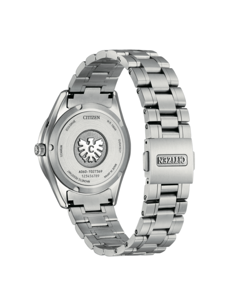 Citizen horlogerug met details: Eco-Drive, Titanium, Made in Japan en meer.