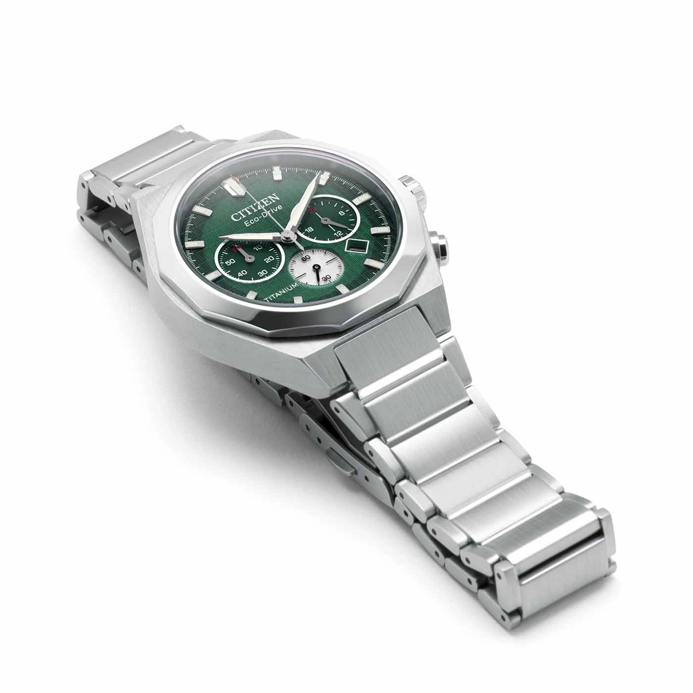Citizen Eco-Drive horloge met groene wijzerplaat en titanium armband