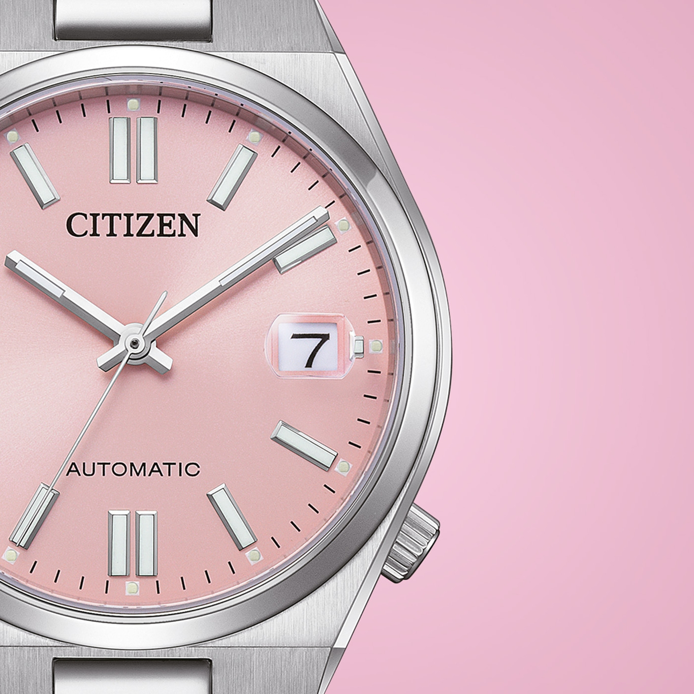 Citizen horloge met roze wijzerplaat, zilveren wijzers en datumweergave, automatisch.